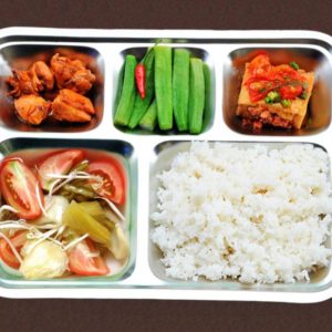 Gà kho gừng + Đậu hũ dồn thịt sốt cà